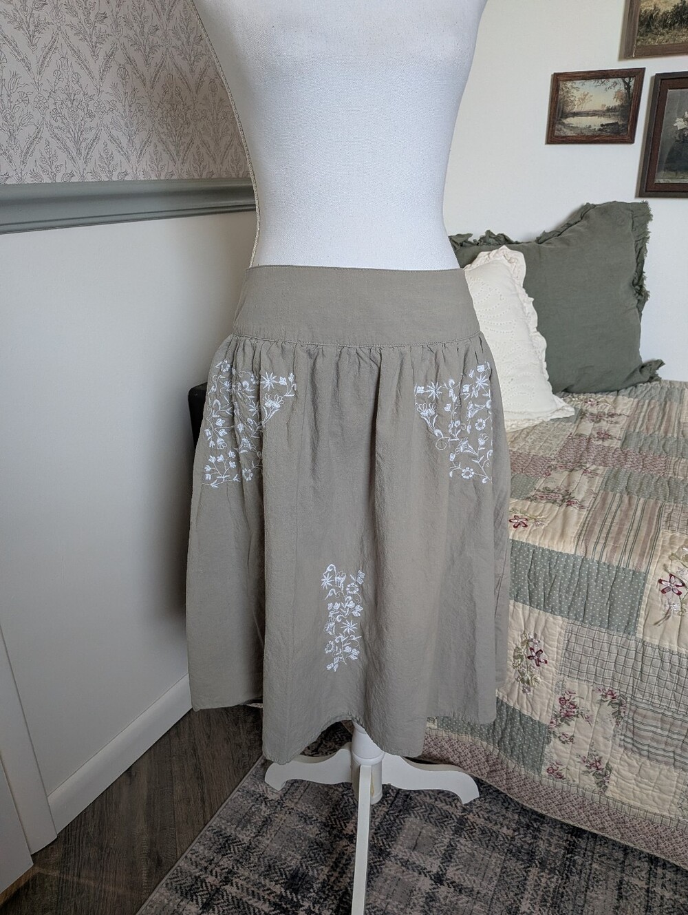 Connection 18 100% Cotton Sage Green Embroidered Floral A-Line Midi Skirt M